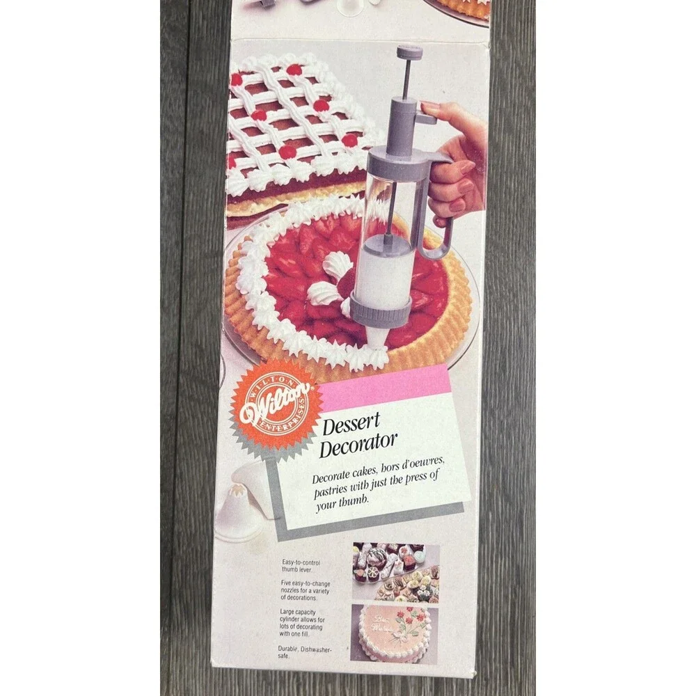 WILTON Dessert Frosting Icing Decorator Tool 1989 415-825 With 5 Nozzles